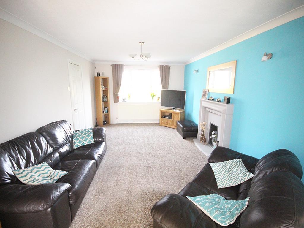 4 bedroom detached house For Sale in Earby - IMG_2499.jpg